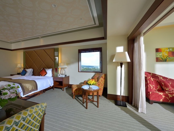 Imagen de la habitación del Hotel Okinawa Kariyushi Resort Exes Onna. Foto 7