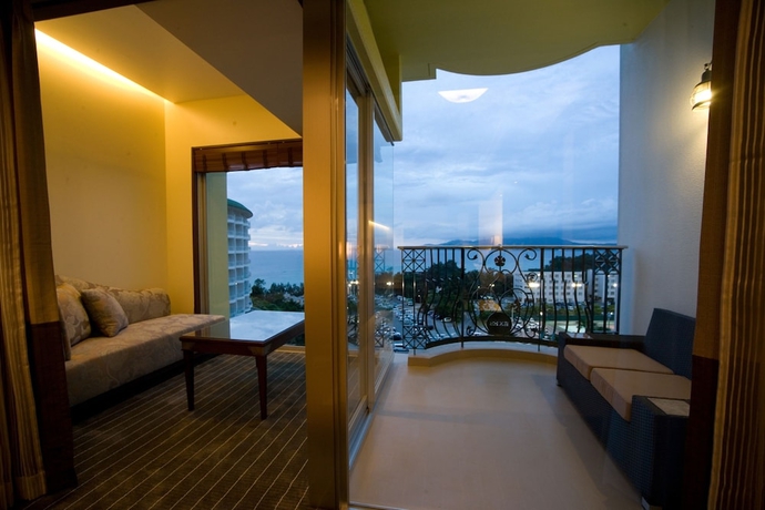 Imagen de la habitación del Hotel Okinawa Kariyushi Resort Exes Onna. Foto 11