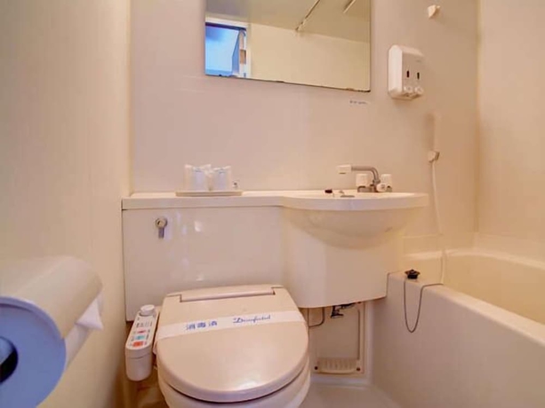 Imagen de la habitación del Hotel Okinawa Sunplaza. Foto 6