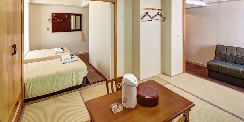 Imagen de la habitación del Hotel Okinawa Sunplaza. Foto 11