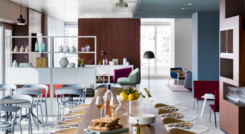 Imagen de los interiores del Hotel Okko Hotels Cannes Centre. Foto 5