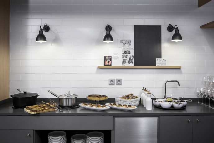 Imagen del bar/restaurante del Hotel Okko Hotels Nantes Château. Foto 2