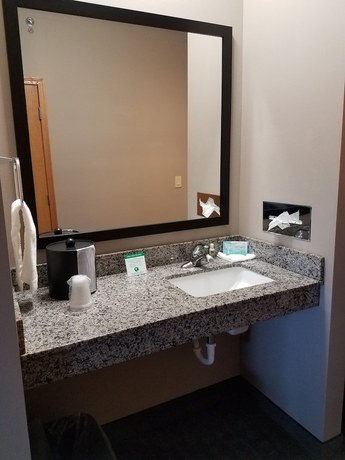 Imagen de la habitación del Hotel Okoboji Inn and Suites. Foto 2