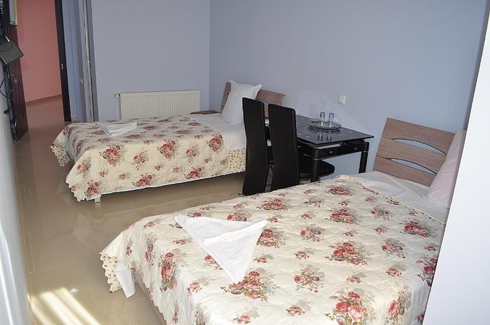 Imagen de la habitación del Hotel Okriba. Foto 13
