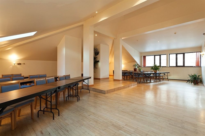 Imagen de los interiores del Hotel Oksana. Foto 9