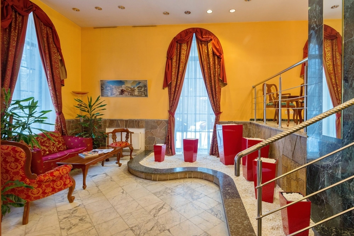 Imagen de los interiores del Hotel Oksana. Foto 12