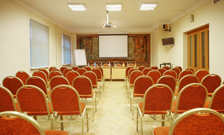 Imagen de los interiores del Hotel Oktiabrskaya. Foto 13