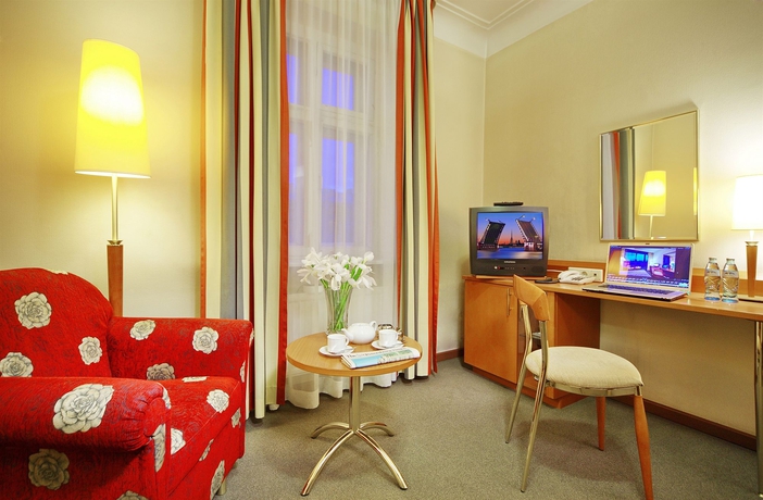 Imagen de los interiores del Hotel Oktiabrskaya. Foto 16