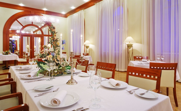 Imagen del bar/restaurante del Hotel Oktiabrskaya. Foto 5