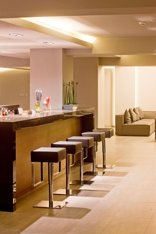 Imagen del bar/restaurante del Hotel Oktober Downtown Boutique. Foto 4