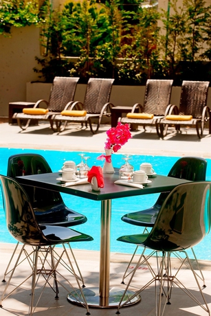 Imagen de la piscina del Hotel Oktober Downtown Boutique. Foto 16