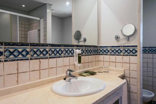 Imagen general del Hotel Oku Andalusia, La L&iacute;nea de la Concepci&oacute;n. Foto 3