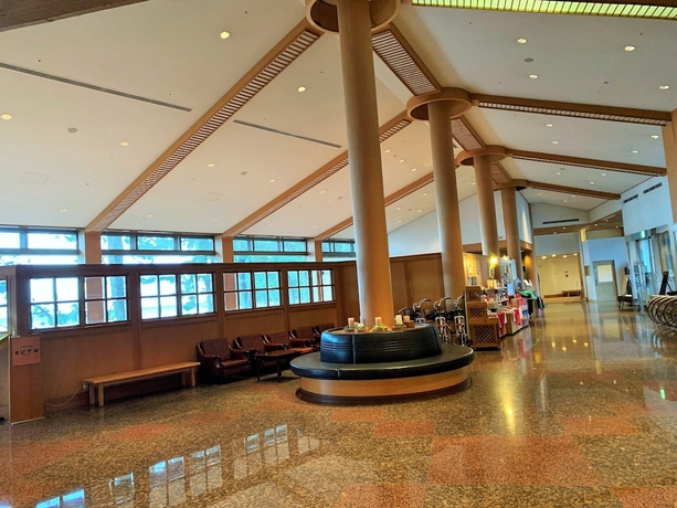 Imagen de los interiores del Hotel Okubiwako Makino Grand Park. Foto 16