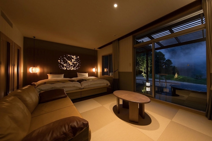 Imagen de la habitación del Hotel Okuhita Onsen Umehibiki. Foto 8