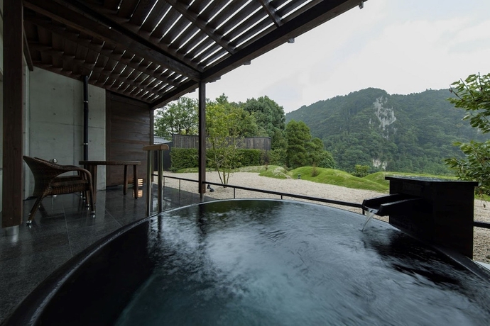 Imagen de la habitación del Hotel Okuhita Onsen Umehibiki. Foto 9