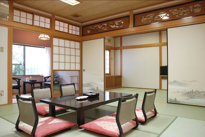 Imagen de la habitación del Hotel Okumizuma Onsen. Foto 10