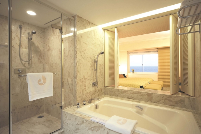 Imagen de la habitación del Hotel Okura Tokyo Bay. Foto 6