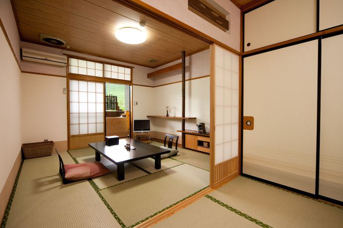Imagen de la habitación del Hotel Okutone Onsen Sunbird. Foto 6