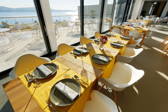 Imagen del bar/restaurante del Hotel Ola - Adults Only. Foto 3