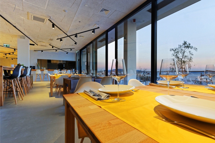 Imagen del bar/restaurante del Hotel Ola - Adults Only. Foto 4