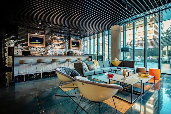 Imagen de los interiores del Hotel Ola Santiago Providencia, Tapestry Collection by Hilton. Foto 17