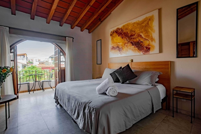 Imagen de la habitación del Hotel Olas Altas Suites. Foto 6