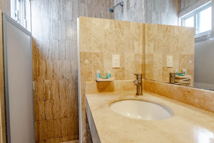 Imagen de la habitación del Hotel Olas Altas Suites. Foto 7