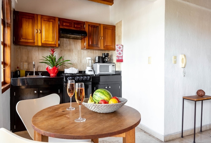 Imagen de la habitación del Hotel Olas Altas Suites. Foto 11