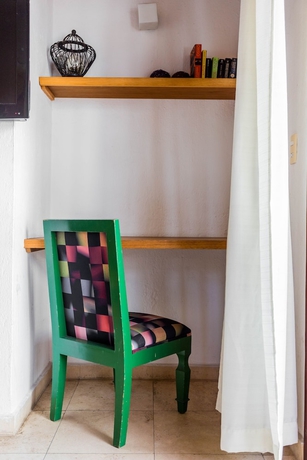 Imagen de la habitación del Hotel Olas Altas Suites. Foto 14