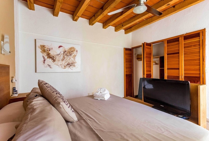 Imagen de la habitación del Hotel Olas Altas Suites. Foto 16
