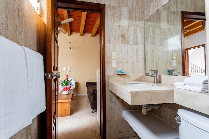 Imagen de la habitación del Hotel Olas Altas Suites. Foto 18