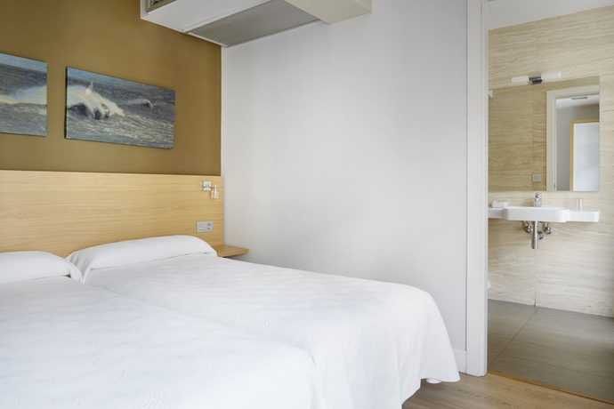 Imagen de la habitación del Hotel Olatu. Foto 7