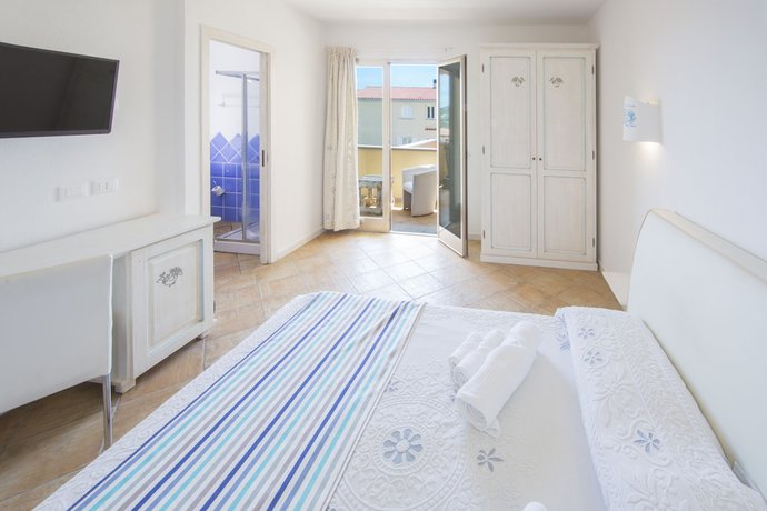 Imagen de la habitación del Hotel Olbia City. Foto 10