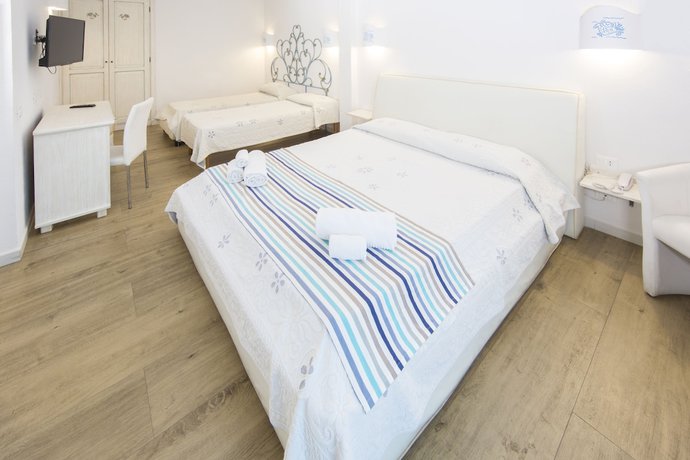 Imagen de la habitación del Hotel Olbia City. Foto 11