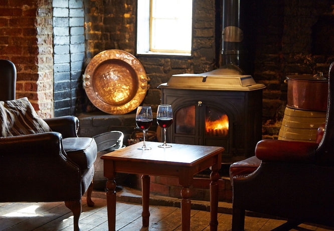 Imagen del bar/restaurante del Hotel Old Ferry Boat St Ives By Greene King Inns. Foto 6