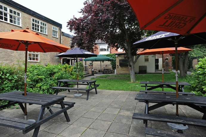 Imagen de los exteriores del Hotel Old Grey Mare By Greene King Inns. Foto 18
