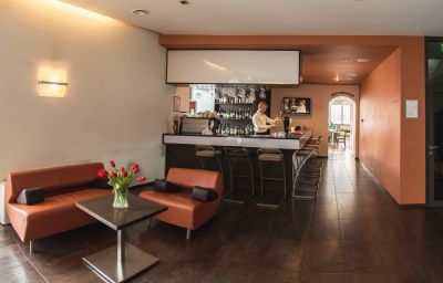 Imagen de los interiores del Hotel Old Mill. Foto 5