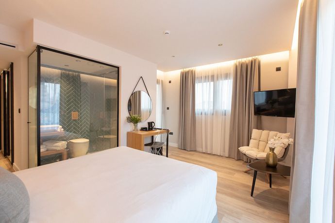 Imagen de la habitación del Hotel Old Port, Limasol. Foto 2