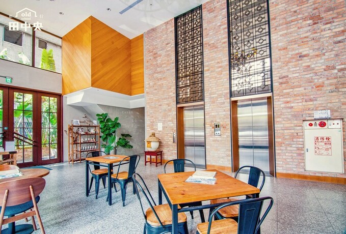 Imagen de los interiores del Hotel Old School - Central Land. Foto 34