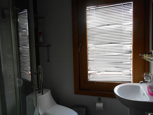 Imagen de la habitación del Hotel Old Seti. Foto 15