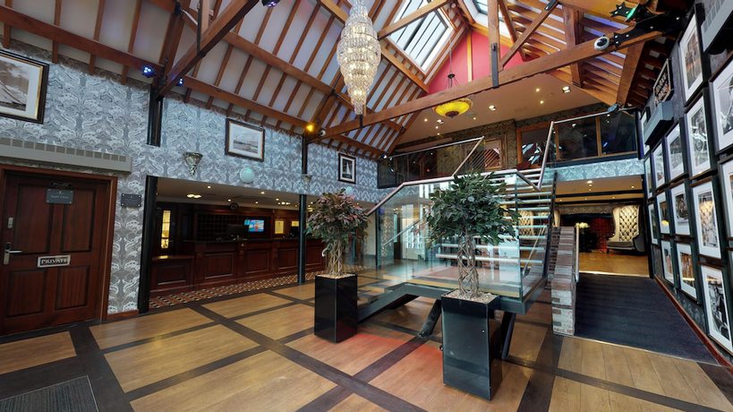 Imagen de los interiores del Hotel Old Thorns Golf Resort And Spa. Foto 18