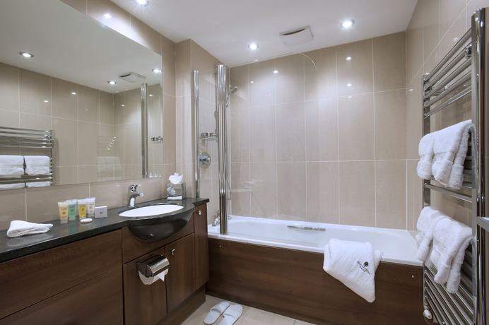 Imagen de la habitación del Hotel Old Thorns Golf Resort And Spa. Foto 14
