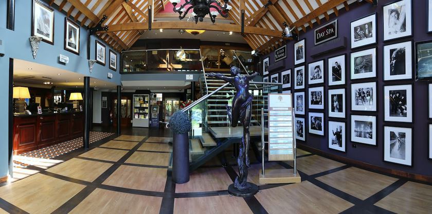 Imagen de los interiores del Hotel Old Thorns Golf Resort And Spa. Foto 20
