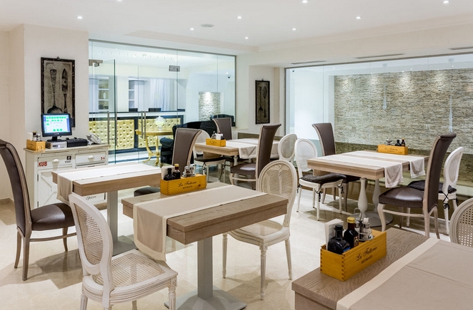 Imagen del bar/restaurante del Hotel Old Town Boutique. Foto 3