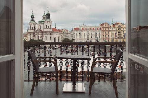 Imagen general del Hotel Old Town Square Residence By Emblem. Foto 3