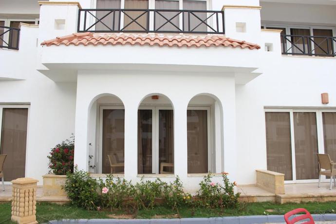 Imagen de los exteriores del Hotel Old Vic Sharm Resort. Foto 16