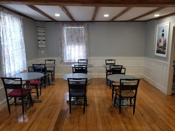 Imagen de los interiores del Hotel Olde Tavern Motel And Inn. Foto 18
