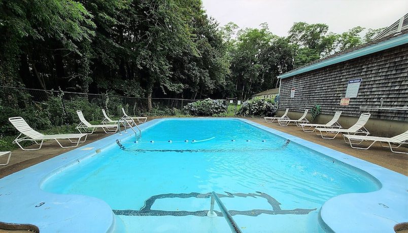 Imagen de la piscina del Hotel Olde Tavern Motel And Inn. Foto 20