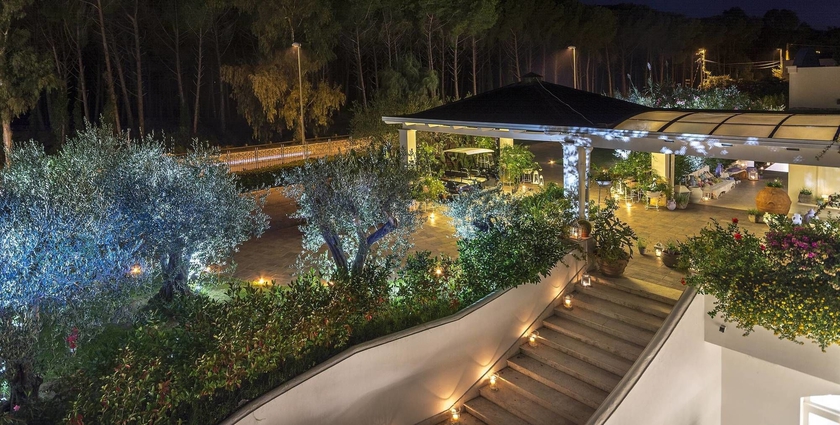 Imagen de los exteriores del Hotel Oleandri Resort. Foto 12