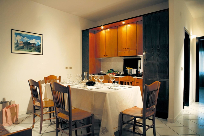 Imagen de la habitación del Hotel Oleandri Resort. Foto 9